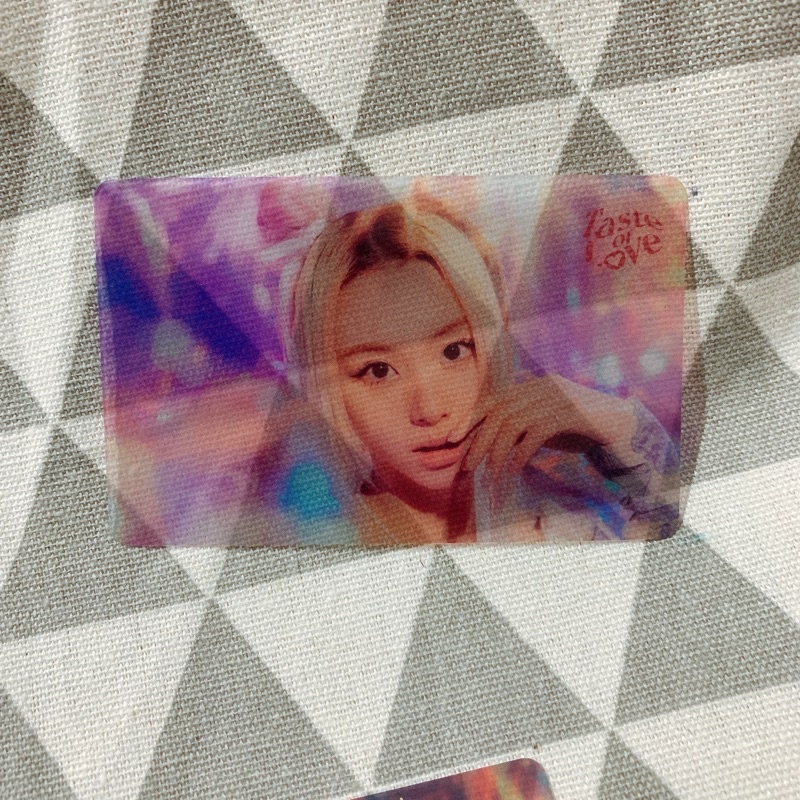 Thẻ hình nhóm nhạc Taste of Love - TWICE- Quà pre Synnara | BigBuy360 - bigbuy360.vn