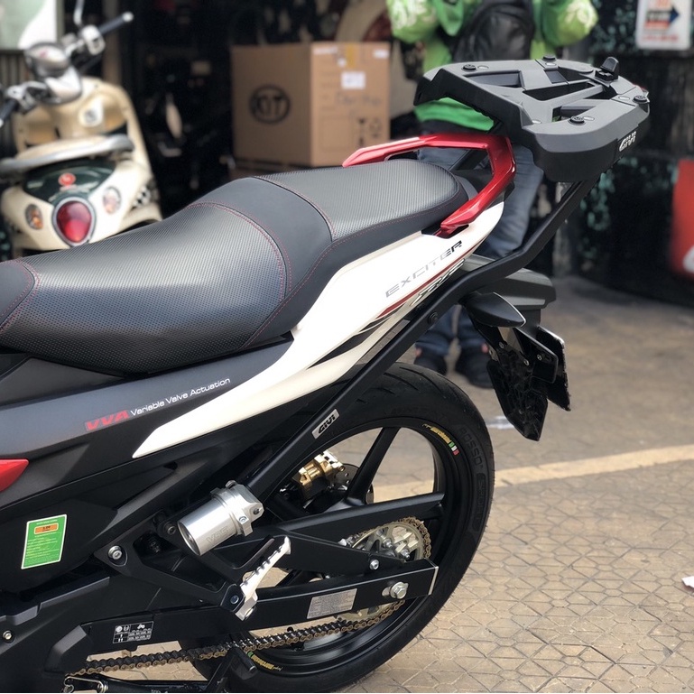 Baga Givi Gắn Thùng Sau Givi Cho Exciter 155 - Cảng Trợ Lực GIVI HRX Y16ZR / Exciter155 - Bạn Phượt
