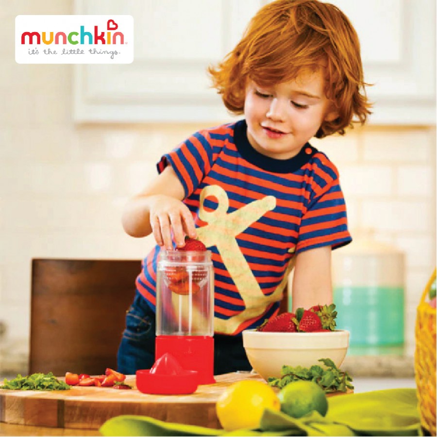 Cốc Uống Nước 360 Độ Munchkin Cho Bé Chống Đổ Có Ngăn Ép Trái Cây ( 414ML )