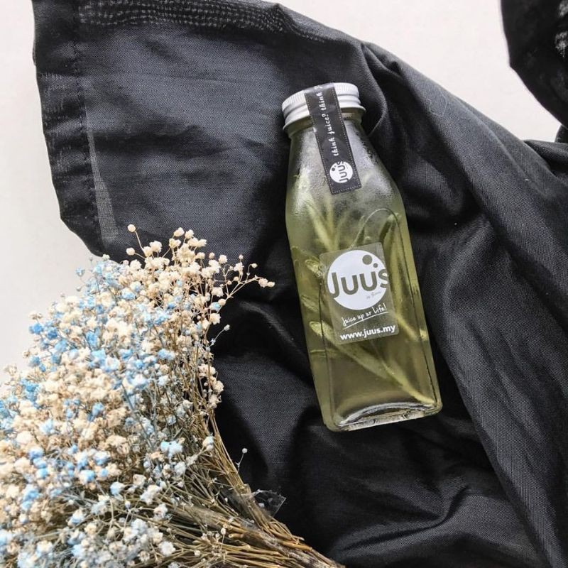 Chai thủy tinh vuông 350ml nắp bạc xoáy