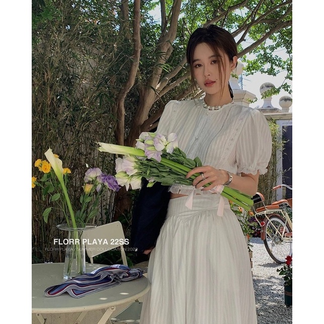 Set áo thô ren + chân váy