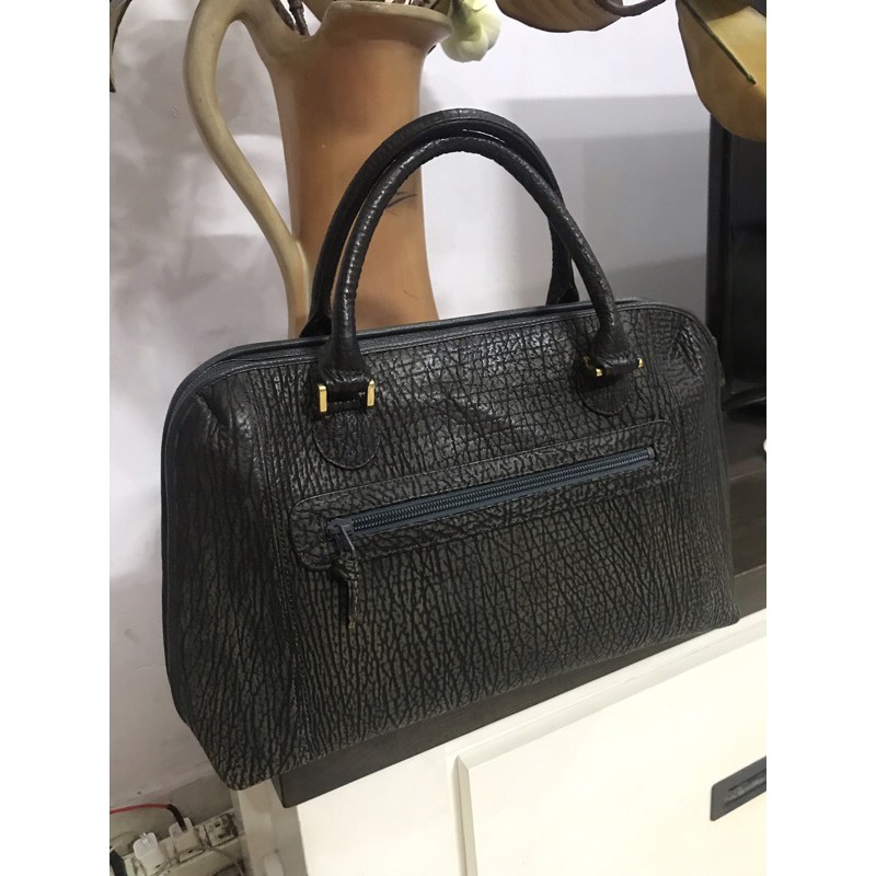 Túi da cá mập - độ bền với thời gian