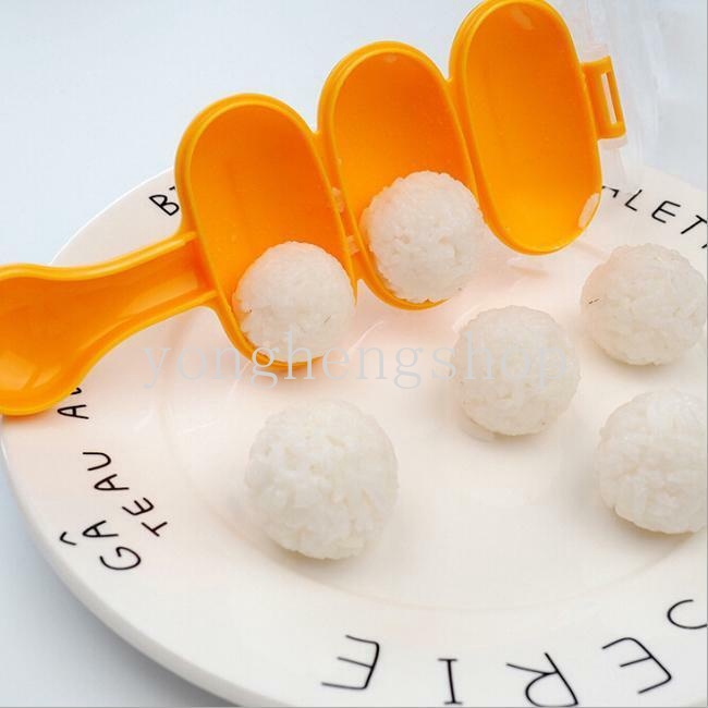 Khuôn Làm Cơm Nắm Hình Tròn Kèm Muỗng
