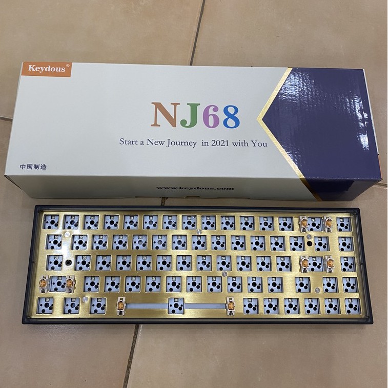 HOTSWAP - Bàn phím cơ NJ68 RGB Box Switch 68 phím bản cao cấp Plate Đồng/Thép,Bluetooth 5.0 pin 3100Mah - Chính Hãng | BigBuy360 - bigbuy360.vn