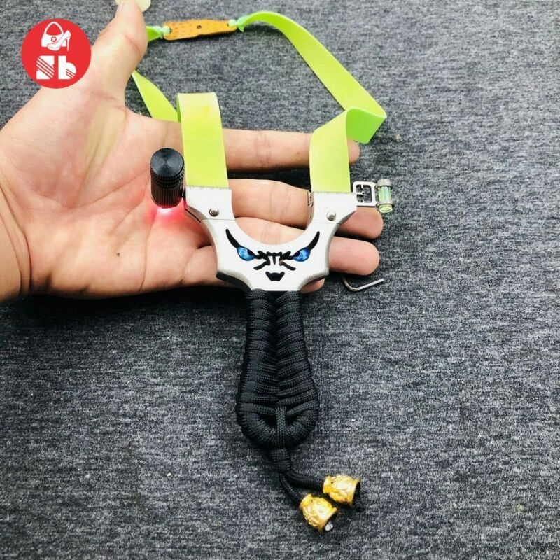 NÁ MẶT QUỶ LAZER