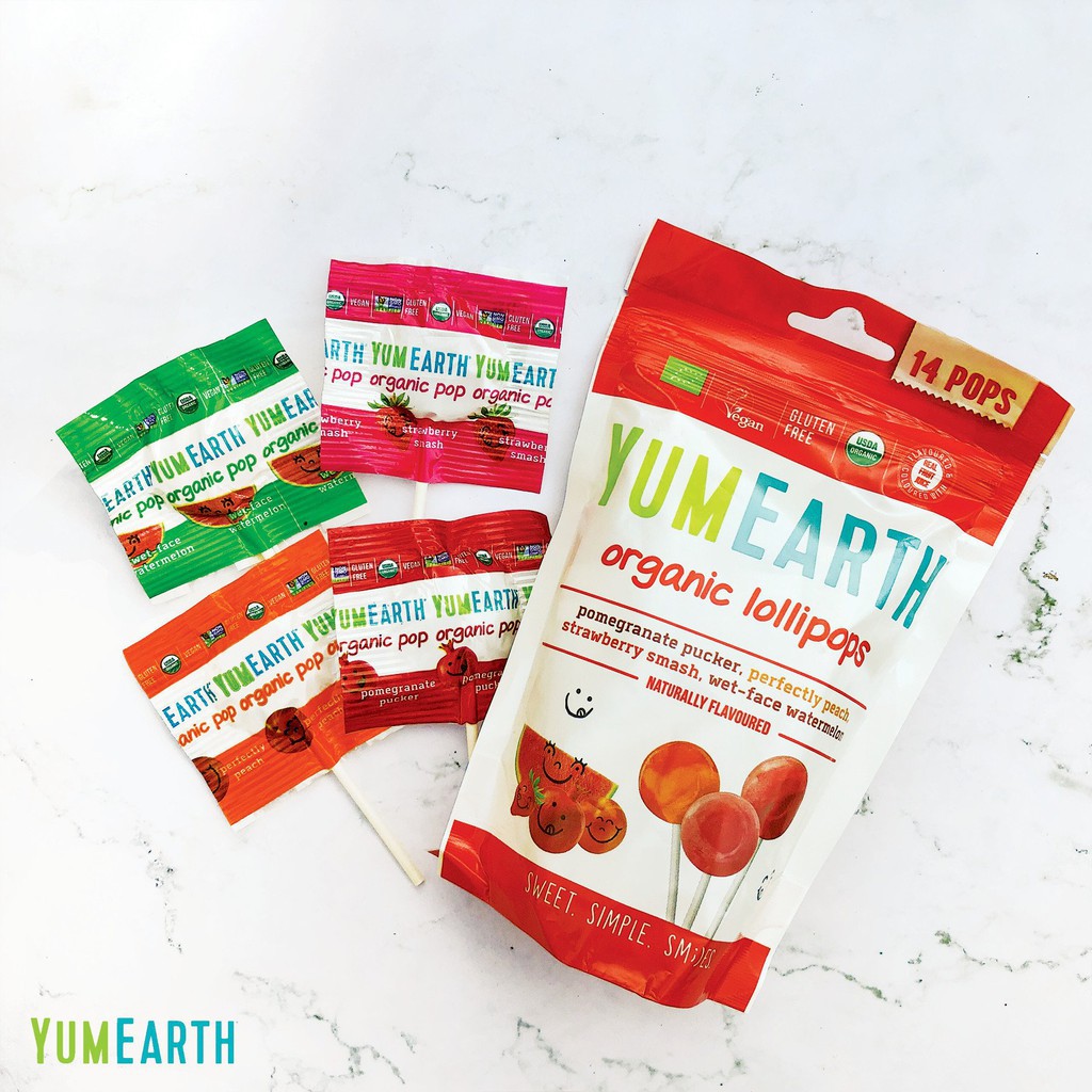 Kẹo mút hữu cơ ăn vặt cho bé Yumearth Organic gói 14 chiếc