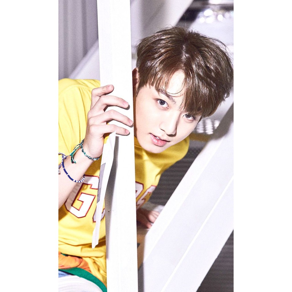 Vòng Tay Dây Xanh Đỏ Giống V & Jungkook