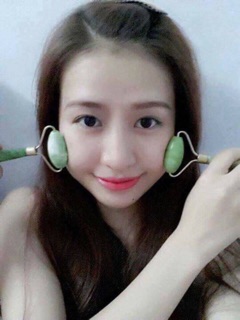 Cây lăn đá 2 đầu matxa mặt