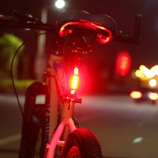 Đèn báo hiệu gắn hậu xe đạp 5 bóng LED có cổng sạc USB nhiều chế độ sáng