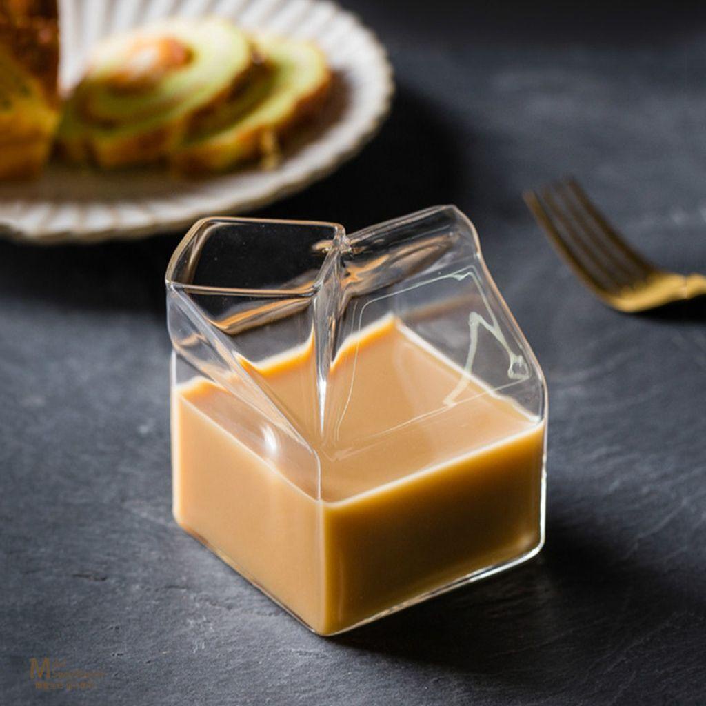 1 Bình Nước Thủy Tinh Chịu Nhiệt Cao Trong Suốt Thanh Lịch Dùng Được Trong Lò Vi Sóng