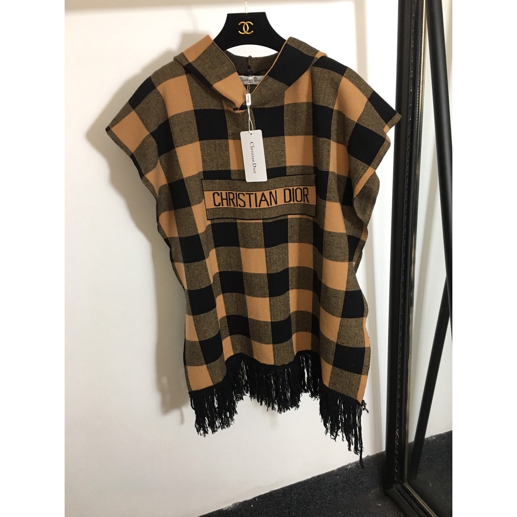 Váy, đầm cách điệu dior CD kẻ sọc, không tay, có mũ trùm đầu