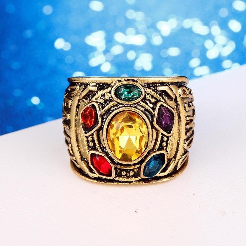 Nhẫn họa tiết găng tay thanos trong phim Avengers