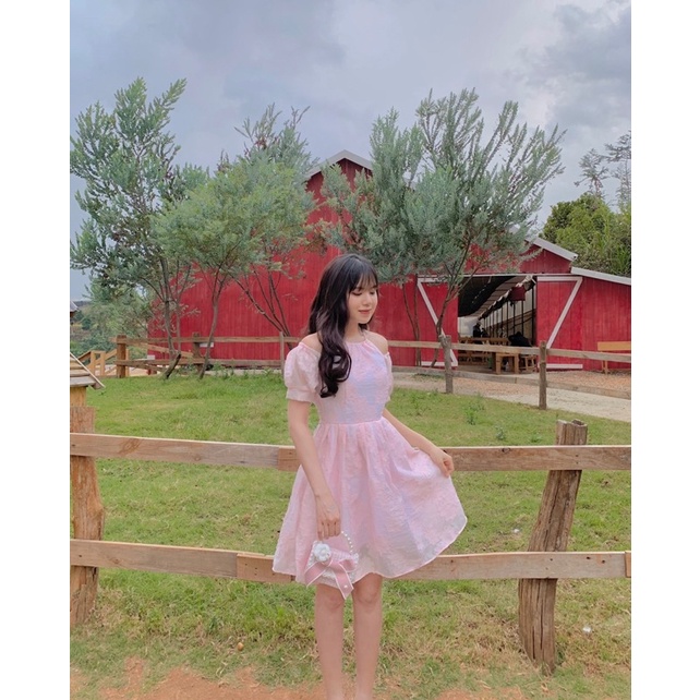 ĐẦM - VÁY TRẮNG HOA NỔI *CADE* YẾM TRỄ VAI 💕 | BigBuy360 - bigbuy360.vn