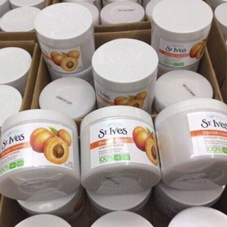 Kem tẩy da chết toàn thân của Stives