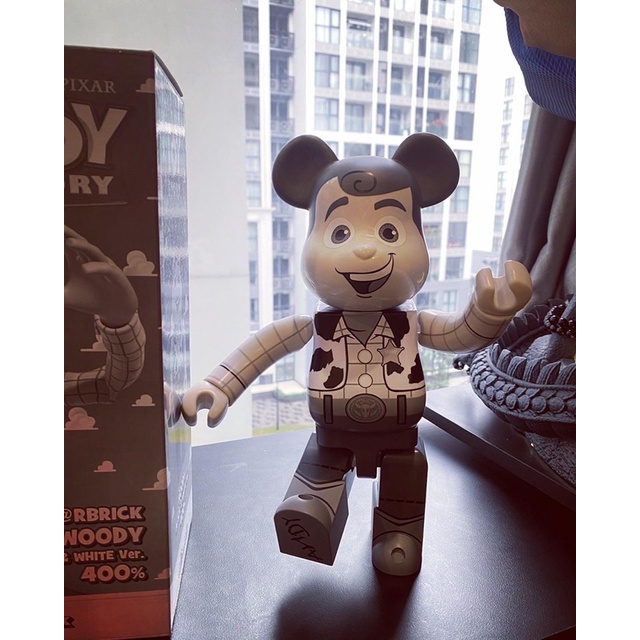 Medicom bearbrick Woody 400% ver b&w