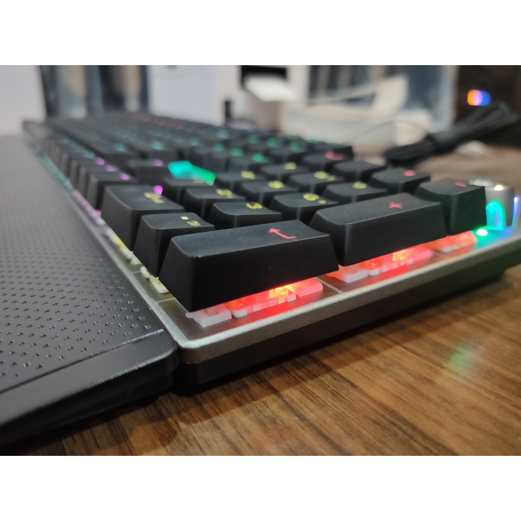 Bàn phím cơ chơi game có núm chơi nhạc Qk910