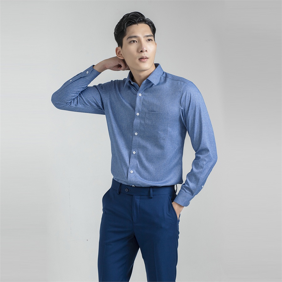 Áo sơ mi nam dài tay ARISTINO ALS23901 somi công sở vải sợi tổng hợp màu xanh sược trắng dáng suông tà lượn có túi