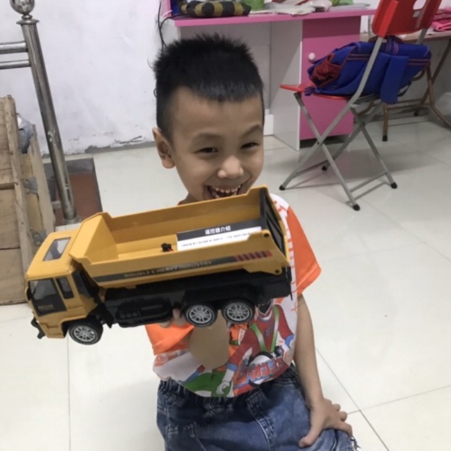 Xe Ben, xe tải đồ chơi điều khiển từ xa 2.4Ghz hãng JZRC, 6 kênh chức năng giúp trẻ sáng tạo