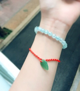 Vòng chỉ đỏ may mắn