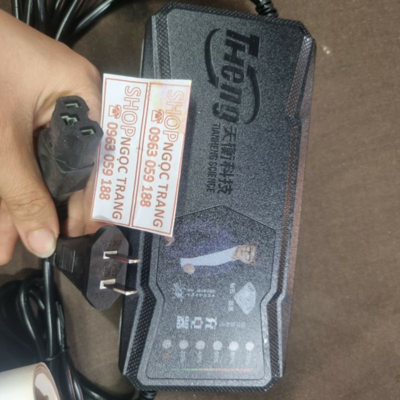 Sạc xe đạp điện 48V  - 20aH  -23A - hiển thị phân trăm