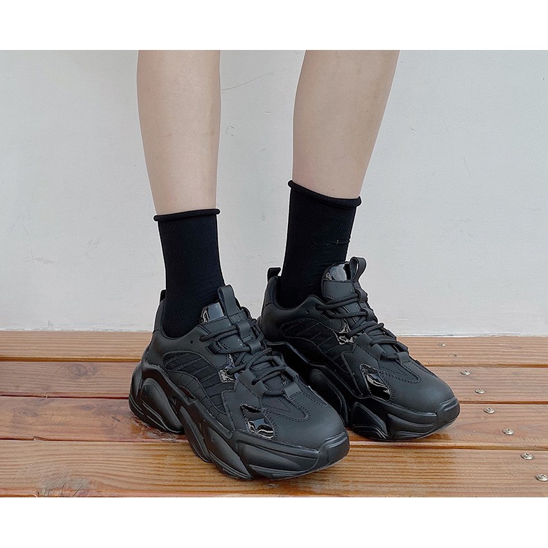 GIÀY SNEAKERS NỮ TRẮNG ĐEN. KIỂU DÁNG TRẺ TRUNG NĂNG ĐỘNG. ĐỘN ĐẾ 5CM CHIỀU CAO. | BigBuy360 - bigbuy360.vn