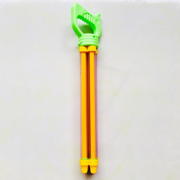 Thụt, súng bắn nước 4 nòng, đồ chơi trẻ em ngoài trời Kiều Tân Nhiên