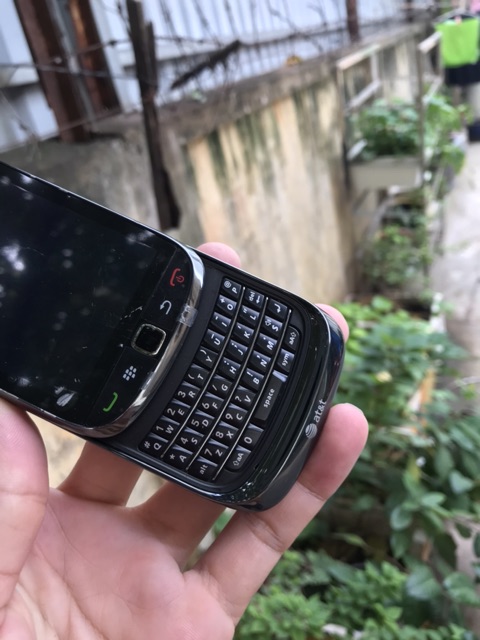 Điện thoại Blackberry 9800 đẹp 99% Zin Bảo hành 6 tháng