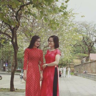 Thanh lý áo dài ren cộc tay. chất ren mềm mại. màu hồng sen