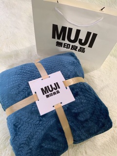 Chăn tuyết Muji ép hoa