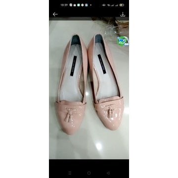 2 đôi giày và 1 mã tặng