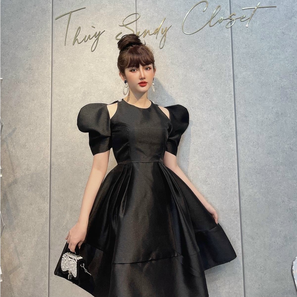 Đầm Tapta TRắng Và Đen Hỡ Vai Khoét , Tay Phồng Váy Xòe