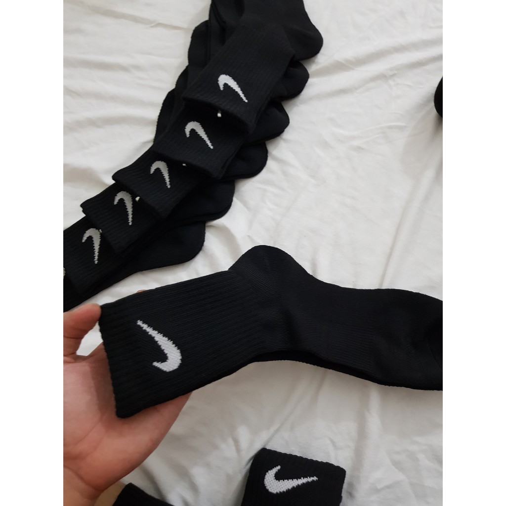 Tất thể thao Nike cao cổ màu Đen  - Free ship + Quà tặng Loved socks by TatsTats.vn