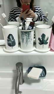 (có sẵn) Bộ cốc sứ đánh răng hình lá