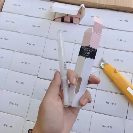 Bút kích mí dạng gel