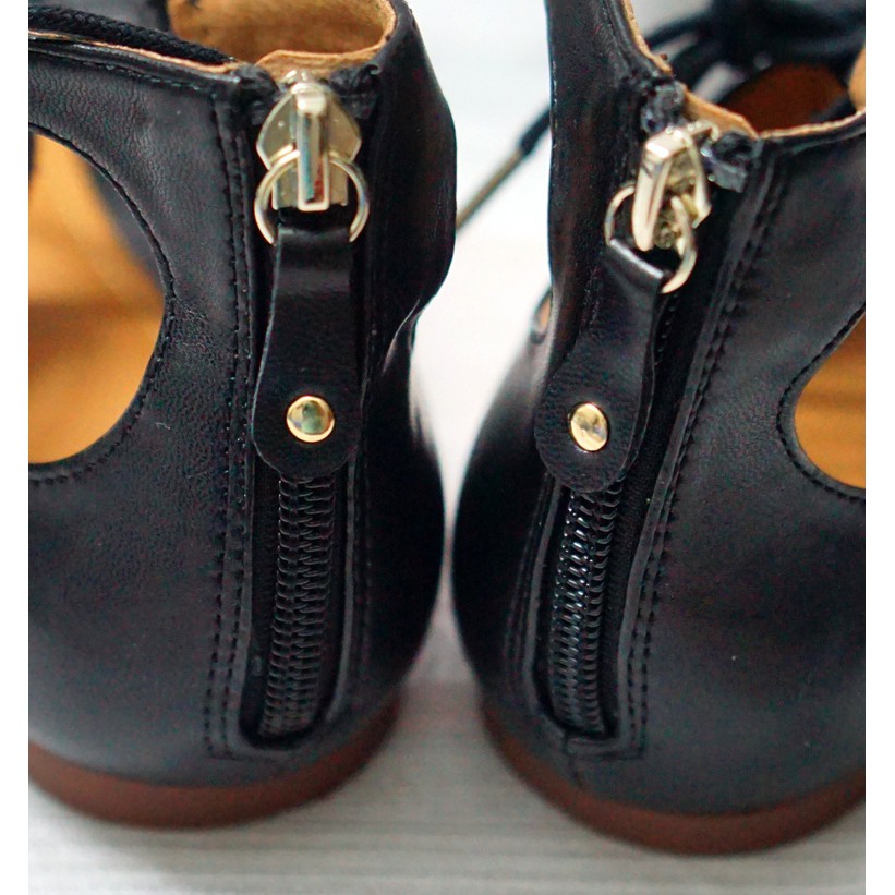 Giày đế bằng HM