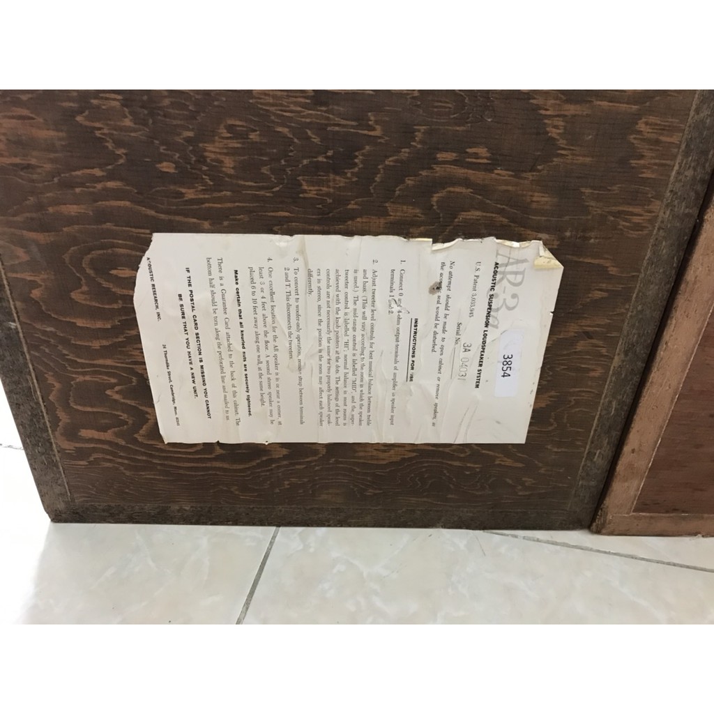 Loa Ar3a căng vải trắng