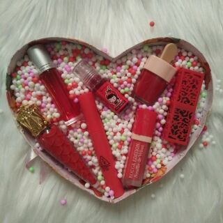 Combo 7 cây son đỏ làm quà 8/3 ý nghĩa