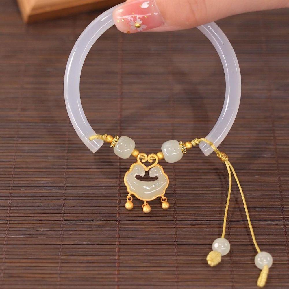 Vòng Tay Chuỗi Hạt Đá Ngọc Bích May Mắn Phong Cách Trung Hoa Cổ Điển Cho Nữ