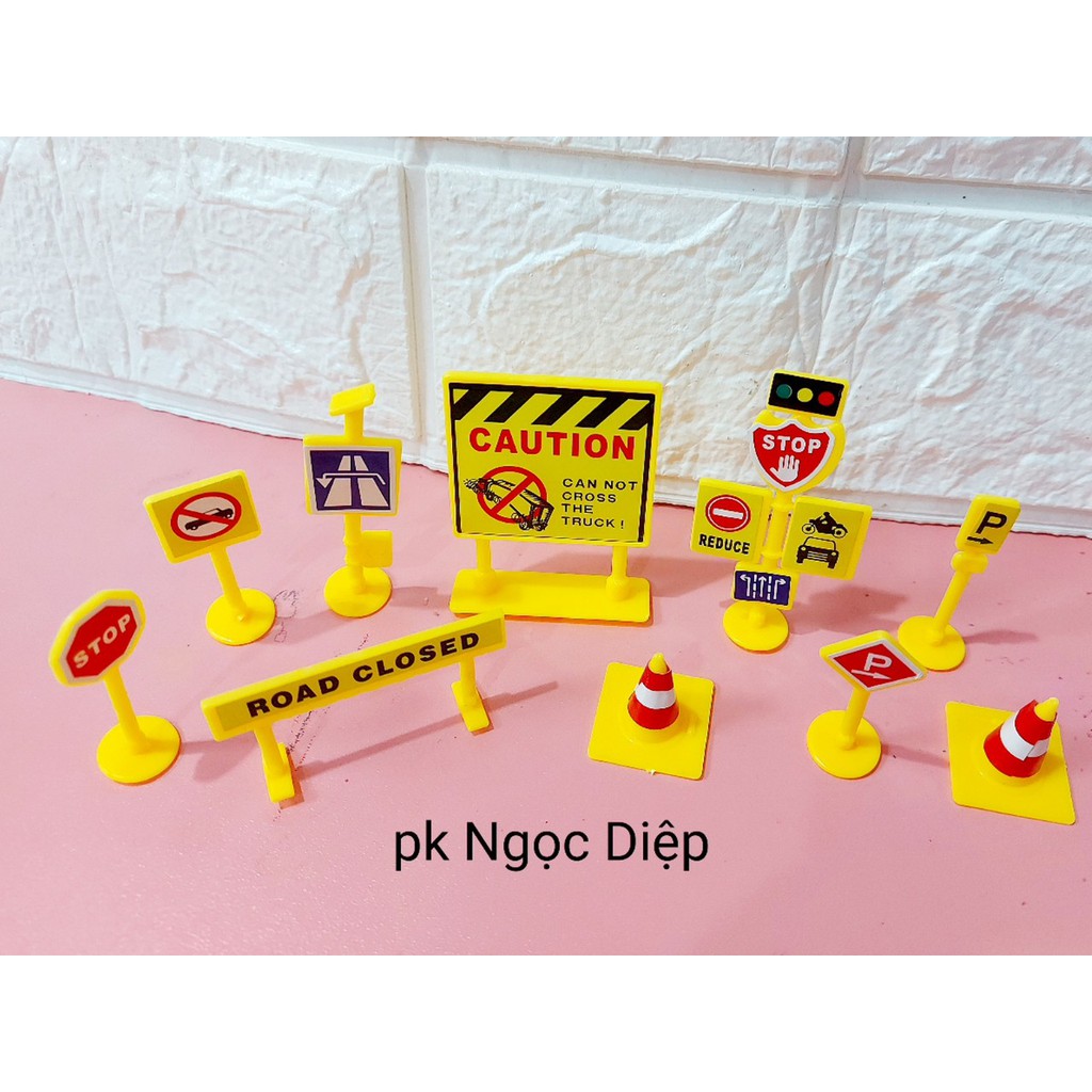 Set giao thông nhựa vàng 10 chi tiết