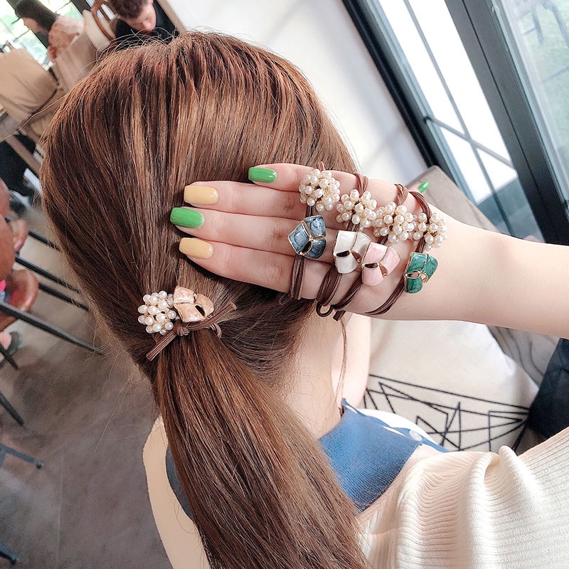 Dây Cột Tóc Hình Tam Giác Đính Ngọc Trai Dễ Thương