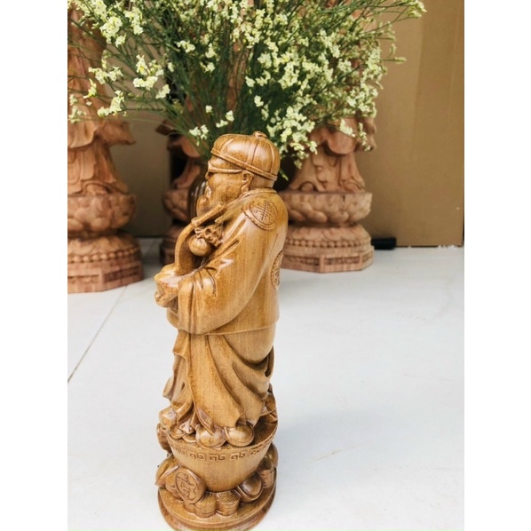 Tượng quản gia bằng gỗ bách cao 30 cm