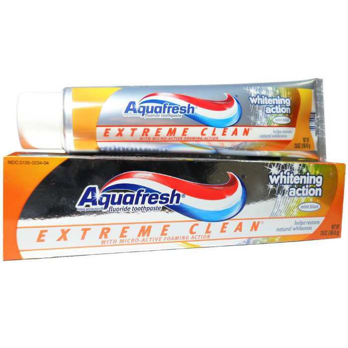 Kem đánh răng Aquafresh Extreme Clean Whitening Action - Mỹ - 158.7g