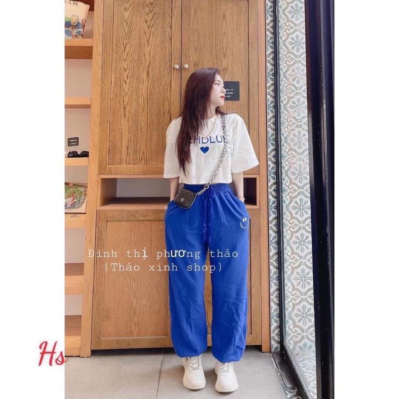 Set áo thun trắng croptop quần bom chun gấu xanh coban 2022