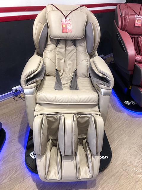 Ghế massage toàn thân maxcare 686plus  Fee ship+ Tặng máy đo huyết áp trị giá 500k