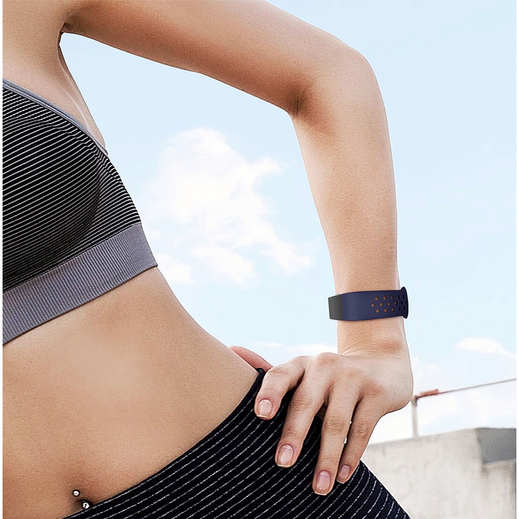 Dây silicon mềm đeo đồng hồ thiết kế nhiều màu sắc thay thế cho Fitbit Charge 2