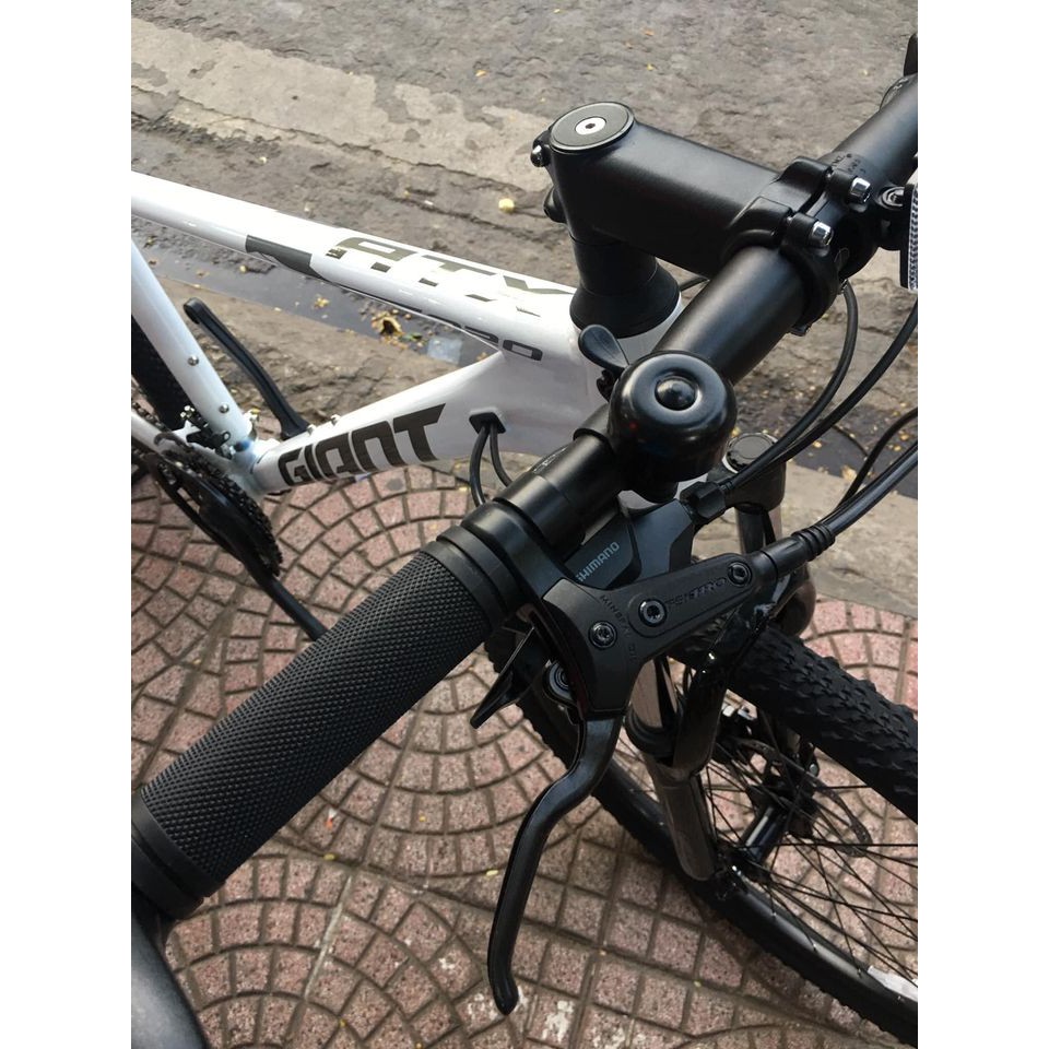 Xe đạp địa hình GIANT ATX720 phiên bản 2022, Khung sườn hợp kim nhôm ATX 7 Alluxx 3 lớp phủ bóng, màu đen trắng