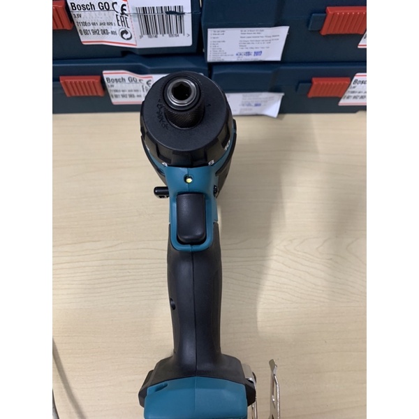 Máy vặn vít 12V Makita DF031DZ