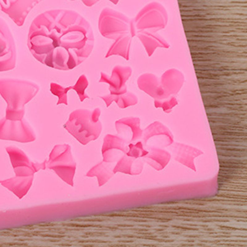 Khuôn Silicone Tạo Hình Làm Bánh Kẹo Hình Vương Miện Và Nơ