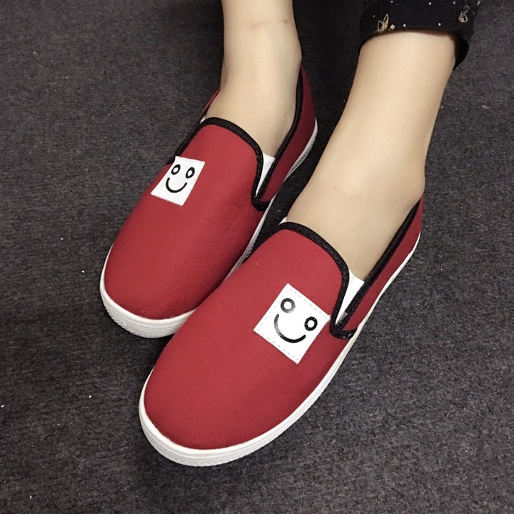 Giày slip on mặt cười màu đỏ Koin VV66