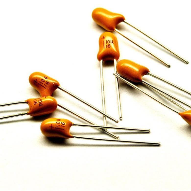 Tụ Tantalum 104, 22P (Tụ Sứ Vàng) (1 Túi 10 Con)